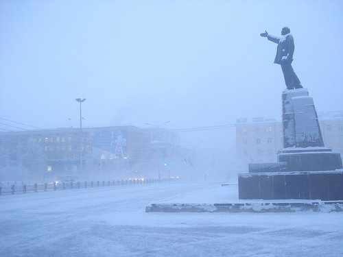 Po przyjeździe do Jakucka, tubylcy ostrzegli mnie przed noszeniem okularów na zewnątrz. Jakuck jest miastem we wschodniej Syberii i ma reputację najzimniejszego miasta na świecie.