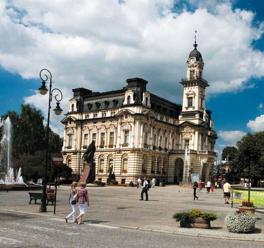 Un weekend nei dintorni di... Nowy Sącz Municipio di Nowy Sącz, foto. J. Gorlach Nowy Sącz è situata nella ampia valle tra le montagne di Beskidi Wyspowy, Sądecki e Niski.