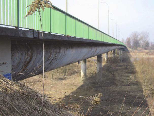 90 Kazimierz Furtak dową autostrady A-4 do ruchu lokalnego i jednocześnie dojazdowego z Tarnowa do wspomnianej autostrady.