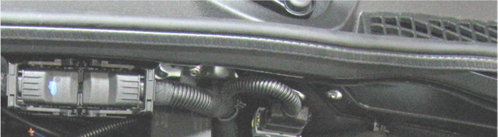 Zabudowa czujnika ciśnienia Mocować za pomocą wspornika montażowego przykręconego do mocowania centrali benzynowej czujnik ciśnienia Rys. 16.