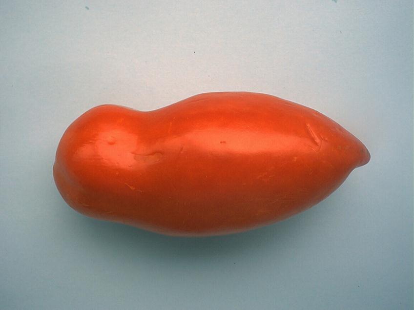 Zdjęcie nr 27 pomidor podłużny dopuszczalna wada kształtu - wady skórki lub odgniecenia pod warunkiem, że nie stanowią poważnego