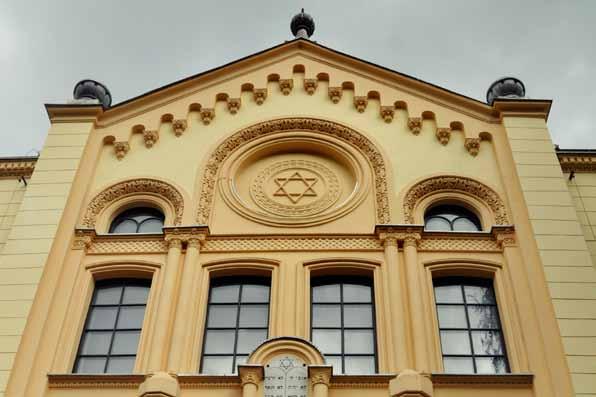 W Cafe Próżna czeka na uczniów skrzynka z kartkami. Na nich są definicje różnych pojęć, które pojawiły się w tekstach zbieranych podczas całej gry.