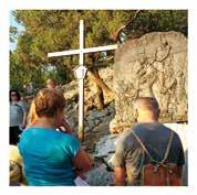 3 DZIEŃ: MEDJUGORIE MOSTAR MEDJUGORIE Udział w Drodze Krzyżowej na Górę Kriżewac. Śniadanie. Przejazd do Mostaru: XVI wieczny Stary Most, Starówka, spacer po mieście.
