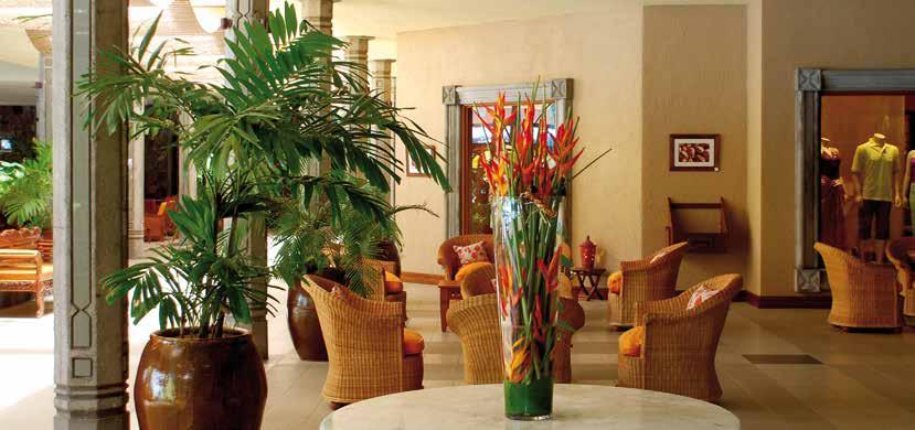 Hotel oferuje gościom trzy plaże. HOTEL: Shandrani Resort & Spa to czterogwiazdkowy DE LUX hotel All inclusive na Mauritiusie, który zyskał sławę dzięki koncepcji spokój plus.
