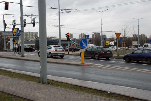 Format: 6 x 3 Oświetlenie: brak Miasto: Lublin Opis: Tablica w bezpośrednim sąsiedztwie sklepu LIDL Bardzo duży ruch samochodów W pobliżu liczne nowe