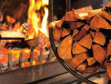 Zanim drewno opałowe będzie można zużytkować, powinno ono być składowane przez przynajmniej rok, aby zapewnić czyste spalanie i dobrą wydajność spalania.
