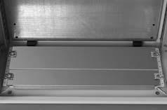 wykorzystywanych standardowo w szafkach ST zespawane trzpienie na bocznych ścianach umożliwiają montaż pionowych i