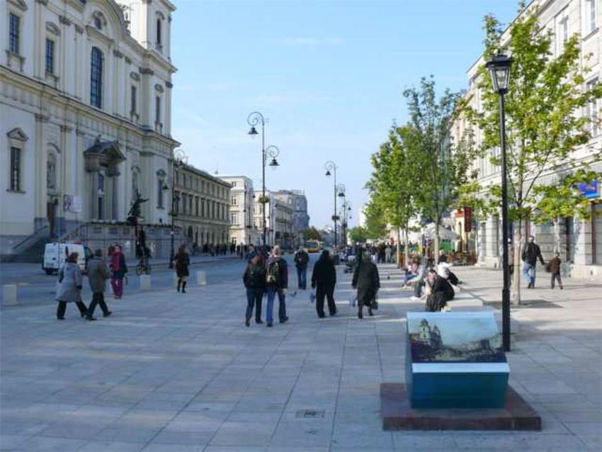 Nie doszło jednak do budowy ścieżki rowerowej z powodu braku miejsca (konieczne byłoby zwężenie chodnika) oraz ze względów bezpieczeństwa możliwe kolizje rowerzystów z pieszymi.