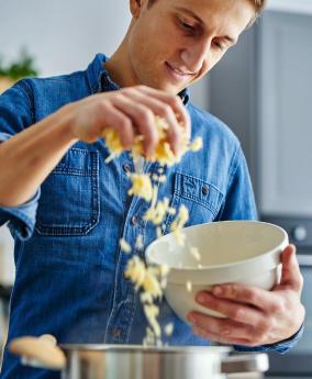 GOTUJ przy okazji Utop TO! ŻELAZNY PUNKT PROGRAMU ALPEJSKIEGO APRÈS-SKI: FONDUE.