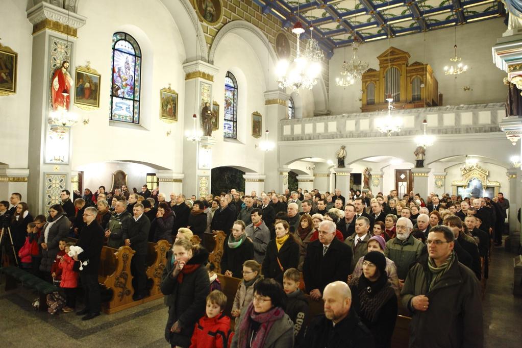 W ten ostatni dzień bożonarodzeniowego okresu, jakim jest Niedziela Chrztu Pańskiego, Mszy św. koncelebrowanej przewodniczył ks. bp Tadeusz Rakoczy.