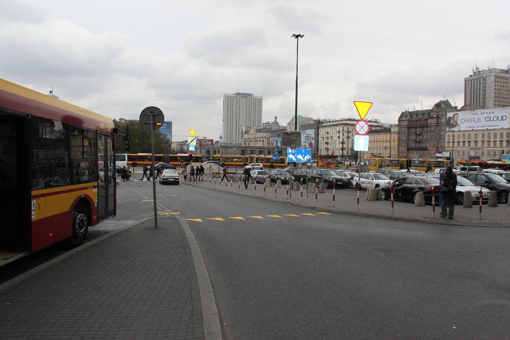 Fot.. Wyjazd z pętli autobusowej. Fot: Kamil Pielak,.