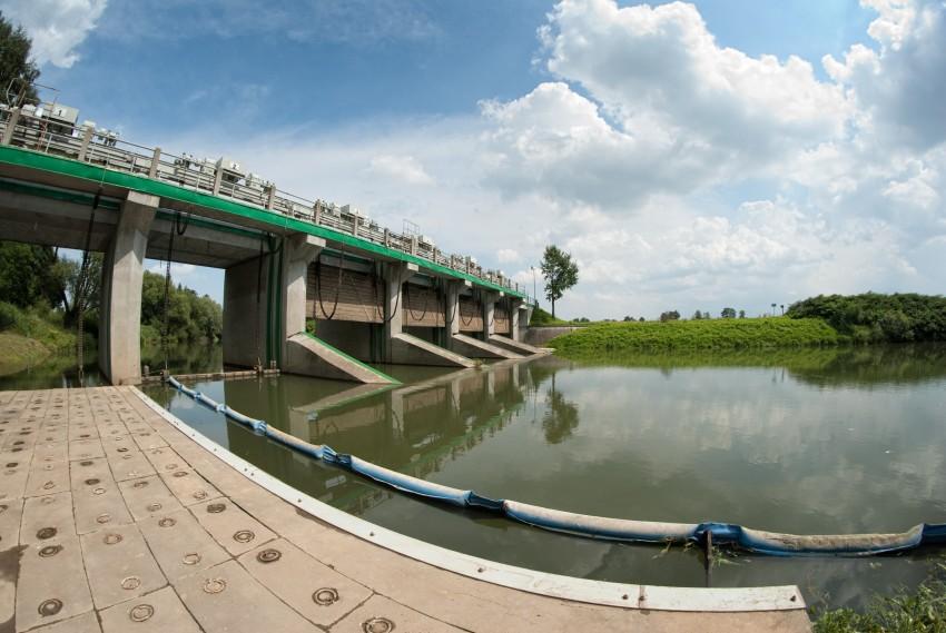 wodnego opartego na współpracy zbiorników wodnych: Goczałkowice powstałego na rzece Wiśle oraz Czaniec stanowiącego trzeci zbiornik kaskady rzeki Soły (których jakość wody kontrolowana jest przez