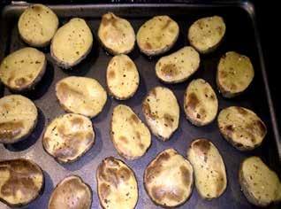 TALARKI ZIEMNIACZANE/FALATKI (PORCJA NA 4 OSÓB) 15 4 ziemniaki sól Ziemniaki