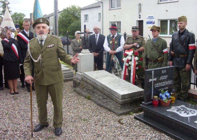 HISTORIA Agata Gierszewska* Ustka/Warszawa Tak rzadko zastanawiamy się nad historią Nie mówię tu o najważniejszych wydarzeniach w dziejach naszego kraju, chociaż i z tym bywa ciężko!