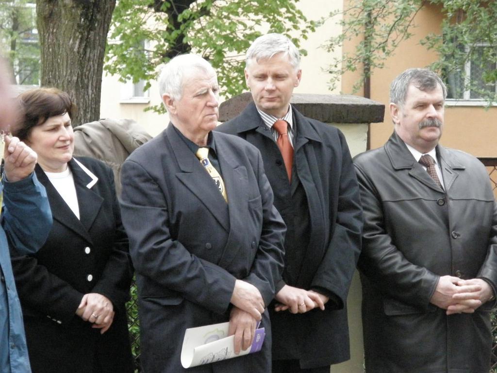 WYDARZENIA Zbigniew Talewski Szanowni Państwo! Lubotné Dreszë! D zisiejszy dzień dla historii Czerska, dla jego kultury, jest niewątpliwie znaczący. Nie ukrywam, że osobiście jest takim i dla mnie.