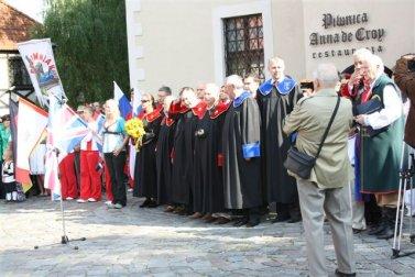 sobie uwagę wielu mieszkańców miasta i licznych turystów.