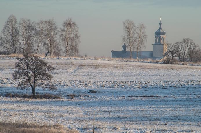 Kościół p.w. św. Andrzeja Boboli Szczególne miejsce pośród gorlickich parafii zajmuje erygowana w roku 1983 przez ówczesnego biskupa tarnowskiego Jerzego Ablewicza parafia p.w.św. Andrzeja Boboli. Piękny pod względem architektonicznym kościół na Magdalenie to wotum wdzięczności Bogu za pontyfikat Papieża Jana Pawła II.