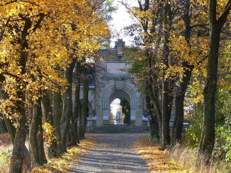 Cmentarz wojenny nr 91 na Górze Cmentarnej Ziemia Gorlicka zroszona jest krwią żołnierzy trzech armii walczących tu w czasie I Wojny Światowej. Każda wojna jest straszna i niesprawiedliwa.