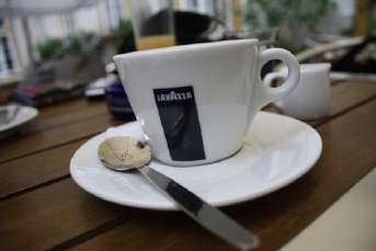 Kawy Coffee Espresso (50ml) Klasyczna (120ml) Kawa po Turecku (350ml) Cappuccino (120ml) Cappuccino waniliowe (120ml) Cappuccino miętowo-czekoladowe (120ml) Coffee Latte (250ml) Coffee Latte