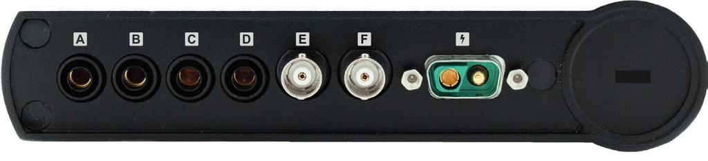 CDIF/3 posiada tylko dwa złącza: USB do połączenia z komputerem (jeśli nie korzystasz z Wi Fi) oraz złącze diagnostyczne do połączenia z samochodem.