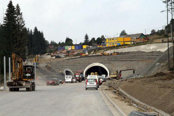 Tunelu drogowy na trasie S 69 śywiec Zwardoń w Lalikach Oficjalne otwarcie - 5 marca 2010 r.