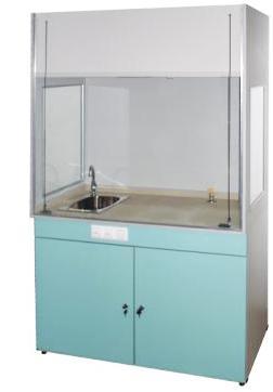 -Wyciąg chemiczny WCH /PK/- dygestorium 6.588,88 zł Wymiary : Wymiary : 1200 x 715 x 2100 mm Standardowy wyciąg laboratoryjny dygestorium, wykonany z płyt wiórowych laminowanych o grubości 18 mm.