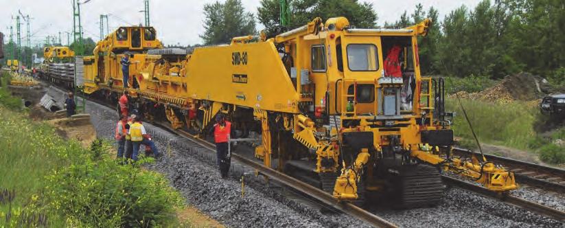 Po ułożeniu i zagęszczeniu subwarstwy podsypki układa się na niej podkłady kolejowe i szyny, a roboty te mogą być wykonane metodą małej mechanizacji lub przy użyciu specjalnych maszyn