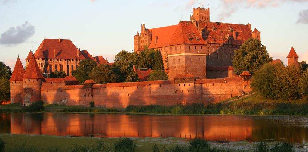 Zamek krzyżacki w Malborku został wzniesiony na przełomie XIII i XIV wieku.