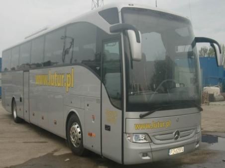 Firma LUTUR proponuje wynajem autokarów do przewozów krajowych i zagranicznych.