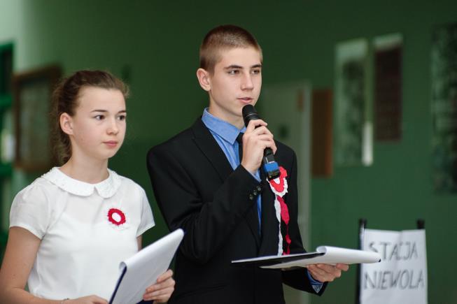 Słońskiego Polska w niewoli, I. Krasickiego Hymn do Ojczyzny. Drugim przystankiem, na którym zatrzymał się POCIĄG DO WOLNOŚCI, była stacja POWSTANIA.