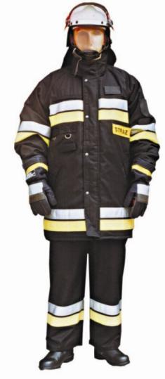 Strażacy Państwowej Straży Pożarnej dystynkcje noszą na ramionach