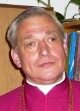 Tytuł doktora nauk teologicznych w zakresie teologii pastoralnej uzyskał 18 czerwca 1999 roku na Papieskim Wydziale Teologicznym w Warszawie.