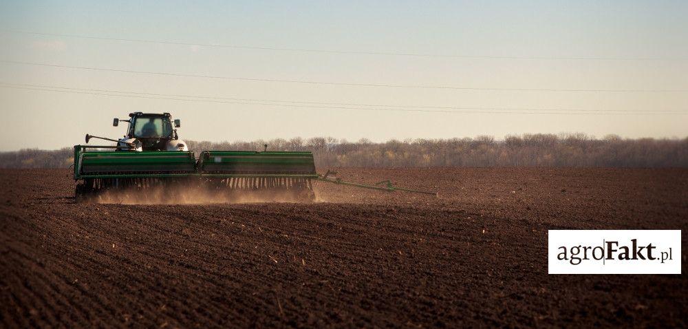 .pl Polska Izba Nasienna (PIN) wspiera producentów Autor: Tomasz Kodłubański Data: 26 sierpnia 2016 Polska Izba Nasienna, w skrócie określana jako PIN, jako jedyny gospodarczy samorząd nasienny w