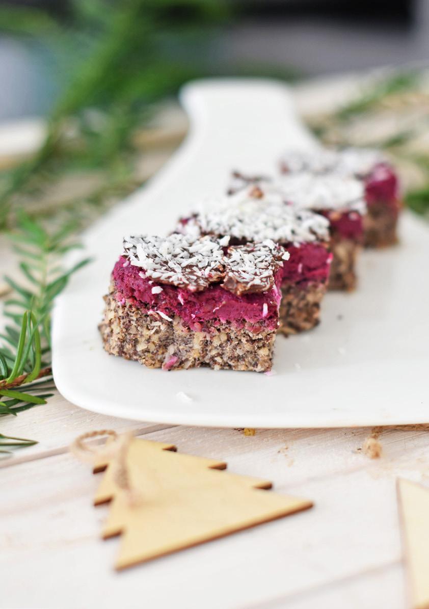 Makowiec bez glutenu bez jajek bez laktozy SKŁADNIKI NA CIASTO: 200 g maku 100 g sezamu 1 szklanka mleka roślinnego (najlepiej kokosowe) 2 duże banany 1/2 szklanki rodzynek 50 g płatków z migdałów 20