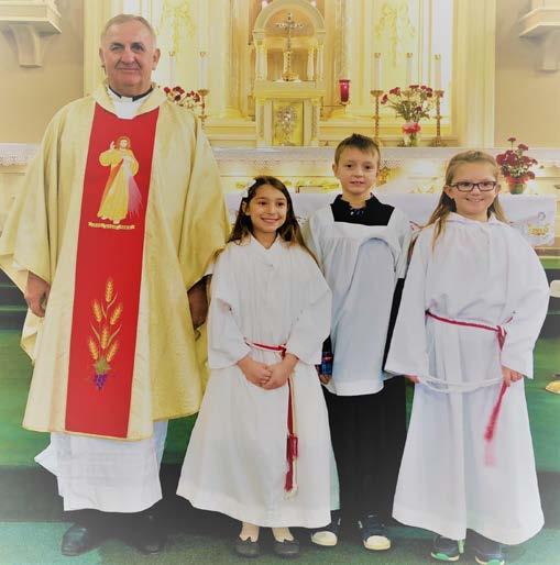 Do służby przy ołtarzu zostali przyjęci: We congratulate all of them and wish them many years of service at St. Joseph s Church. Knights of Columbus Memorial Mass St.