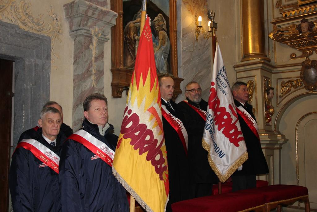 UCZCILIŚMY PAMIĘĆ JÓZEFA GIZY 17 grudnia upamiętniono tarnogrodzkiego górnika Józefa Krzysztofa Gizę - zastrzelonego w kopalni Wujek, podczas brutalnej pacyfikacji strajkujących przeciwko