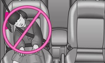 Bezpieczne przewożenie dzieci 179 Ciąg dalszy Jeżeli na fotelu pasażera ma być zamocowany fotelik dziecięcy, w którym dziecko siedzi tyłem do kierunku jazdy (w niektórych krajach ze względu na
