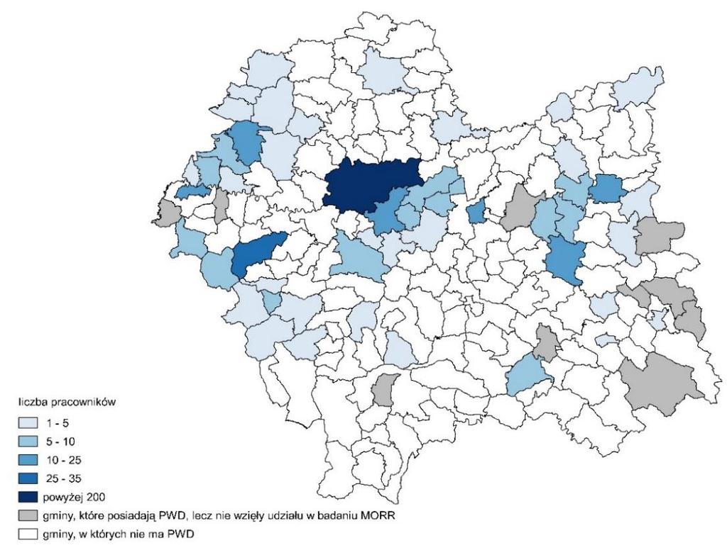 zarówno świetlice o zasięgu powiatowym jak i te o węższym zakresie oddziaływania, zatrudniały zróżnicowaną liczbę osób. Mapa 15. Suma pracowników badanych PWD i ich rozmieszczenie, wg gmin.