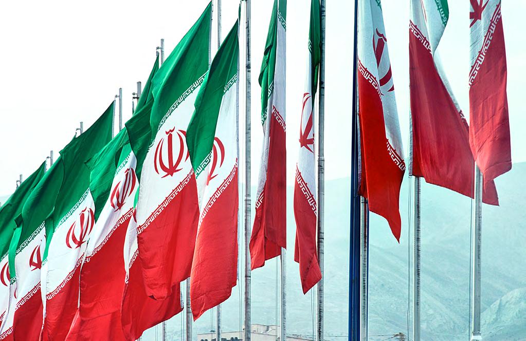 Teheran, narodowe flagi przy
