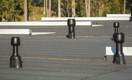 Przejście dachowe jest zawsze wybierane w zależności od pokrycia dachowego. Wszystkie kominki wentylacyjne i wentylatory dachowe typu P pasują do wszystkich standardowych przejść dachowych.