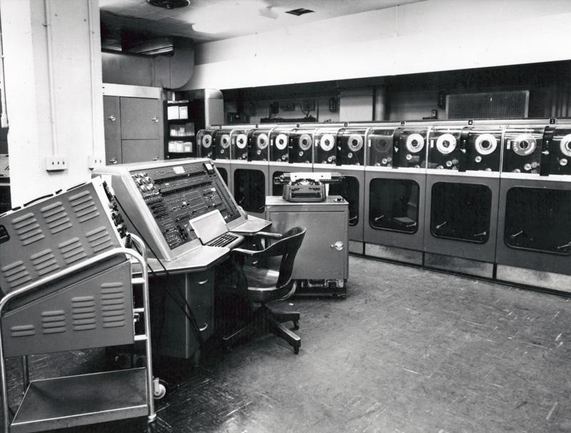 UNIVAC Speed:1,905 operations per second Input/output:magnetic tape, unityper, printer Memory size:1,000 12- digit words in delay lines Memory type:delay lines, magnetic tape Technology:serial vacuum