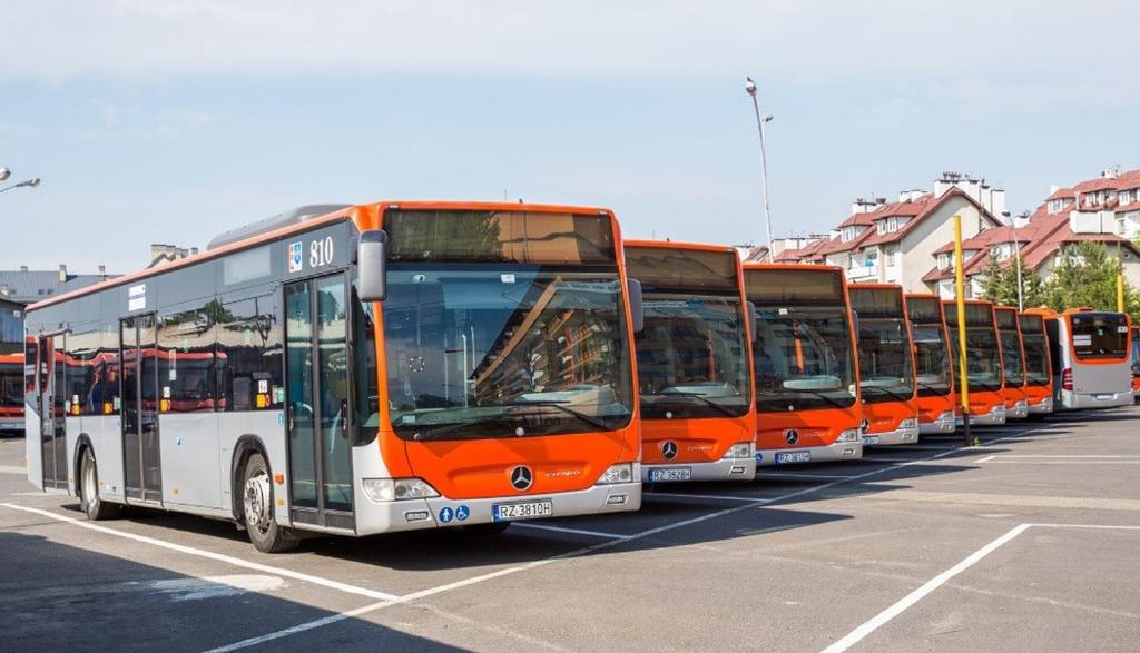 Nowe autobusy W ramach projektu Gmina Miasto Rzeszów zakupiła 80 nowych autobusów miejskich. 30 z nich zasilane jest ekologicznym paliwem sprężonym gazem ziemnym (CNG).