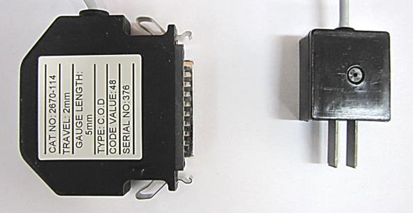 Rys. 1. Ekstensometr CTOD do pomiarów rozwarcia karbu, baza pomiarowa 5mm Rys. 13.