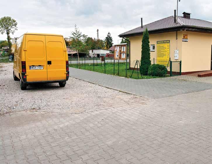 Kluczowym celem projektu było przede wszystkim odwodnienie terenu i położenie nowej nawierzchni asfaltu na drogi manewrowe dla samochodów oraz kostki brukowej w miejscach przeznaczonych na