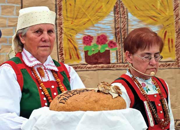 Odtwarzaliśmy wówczas m.in. pieśni ludowe czy wszelkiej maści obrzędowość, np. wielkanocną bądź pogrzebową.