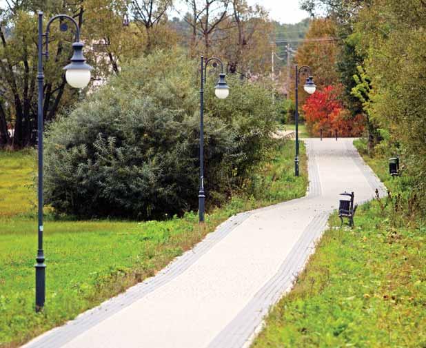 Niebagatelną rolę odgrywa ponadto oświetlenie, którego nie było cztery latarnie ułatwiające poruszanie się po zmroku.