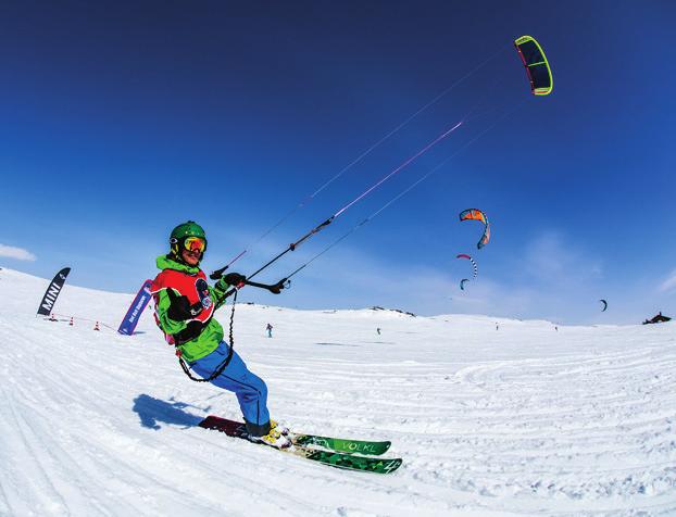 Krótko mówiąc, jest to zimowa dziedzina sportu, polegająca na poruszaniu się na nartach lub snowboardzie przy