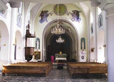 Konsekrował ją 20 maja 1739 roku biskup Marcin Załuski. W 1915 roku kościół spalili Rosjanie. W 1916 roku pobudowano drewnianą kaplicę, która służyła przez 29 lat jako kościół parafialny.