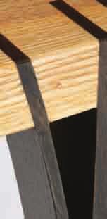 Odporność na czynniki zewnętrzne Drewno jest nieodporne na destrukcyjne działanie grzybów (mursz rdzeniowy). Środki ochronne lepiej penetrują i zabezpieczają drewno bielu niż twardzieli.