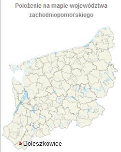 Przez gminę prowadzi droga krajowa nr 31 łącząca Boleszkowice z Mieszkowicami (10 km) i przez Chwarszczany (7 km), Sarbinowo (12 km, skrzyżowanie z drogą nr 23) z Kostrzynem nad Odrą (20 km) oraz
